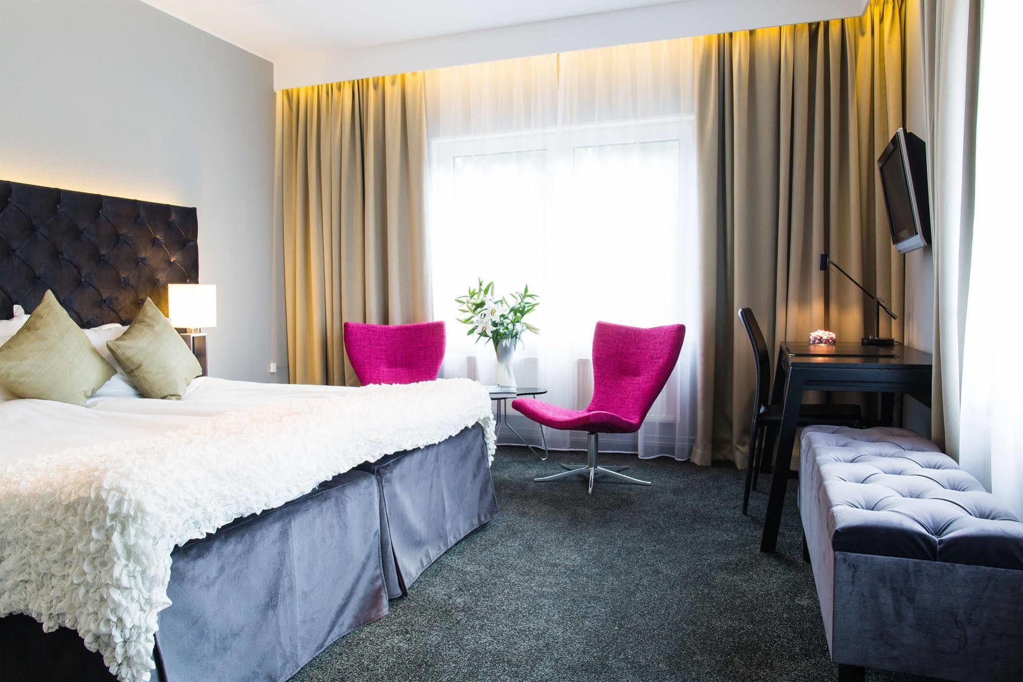 Hotel Nova Park Conference à Knivsta  Extérieur photo